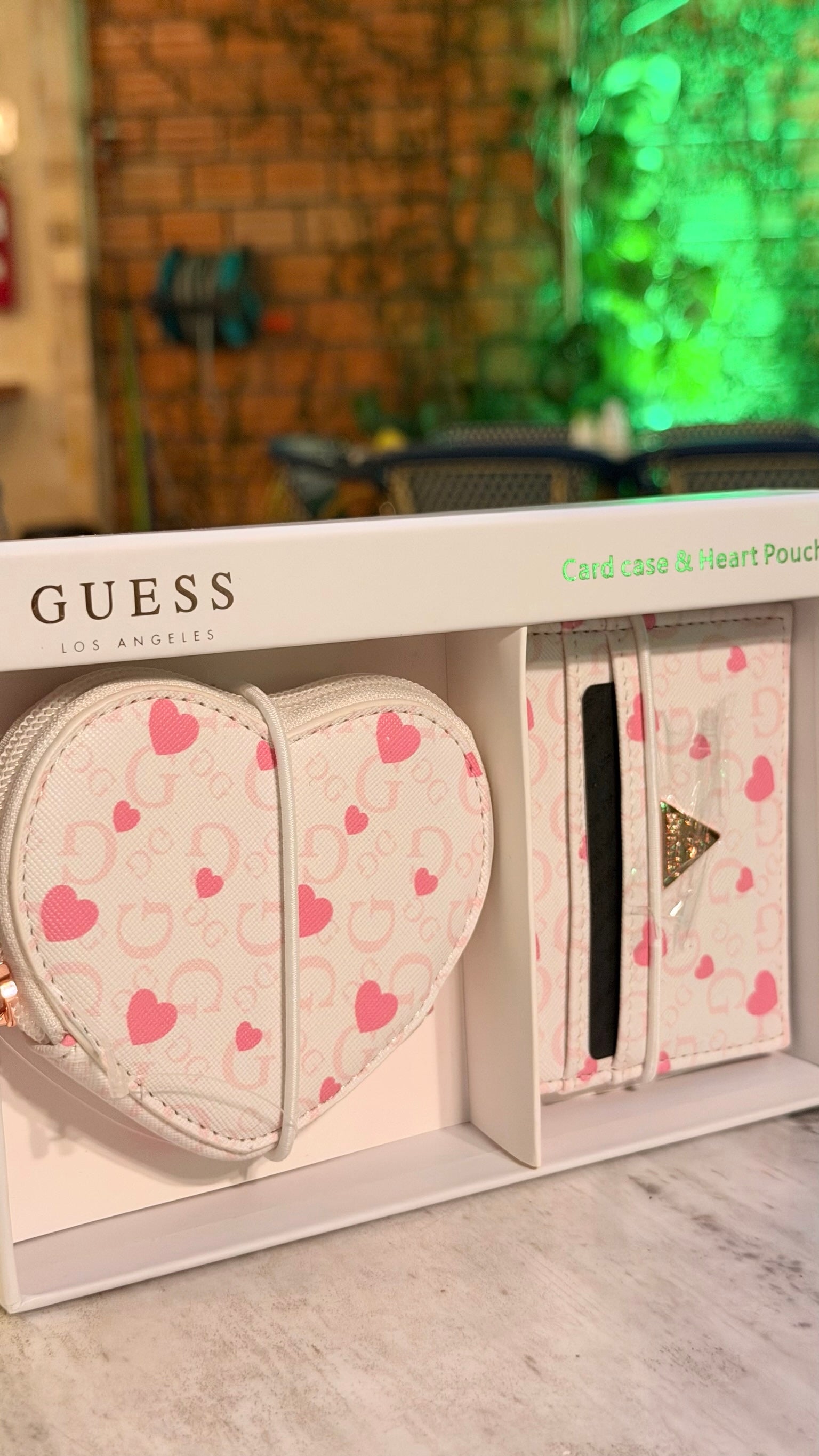 TARJETERO + MONEDERO GUESS CORAZON