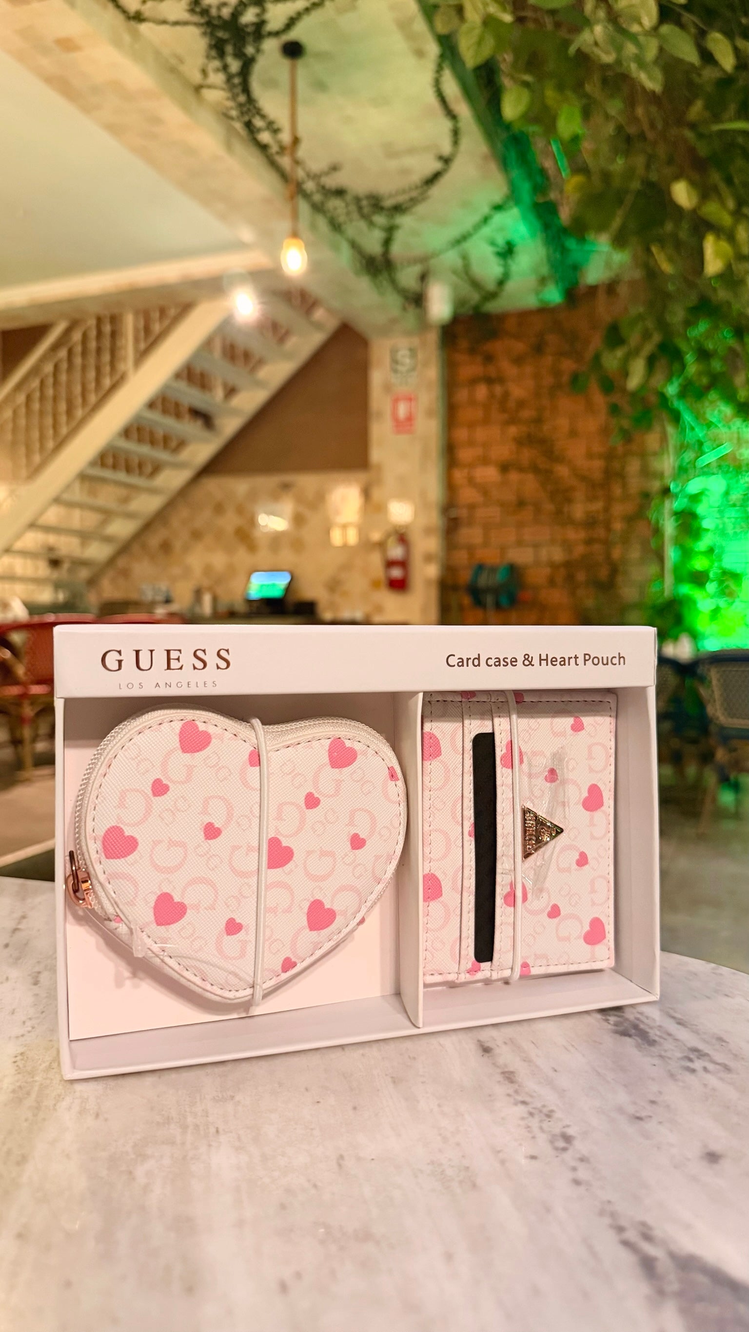 TARJETERO + MONEDERO GUESS CORAZON