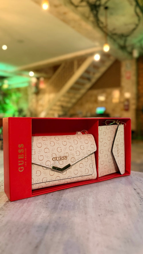 BILLETERA + TARJETERO GUESS MONOGRAM
