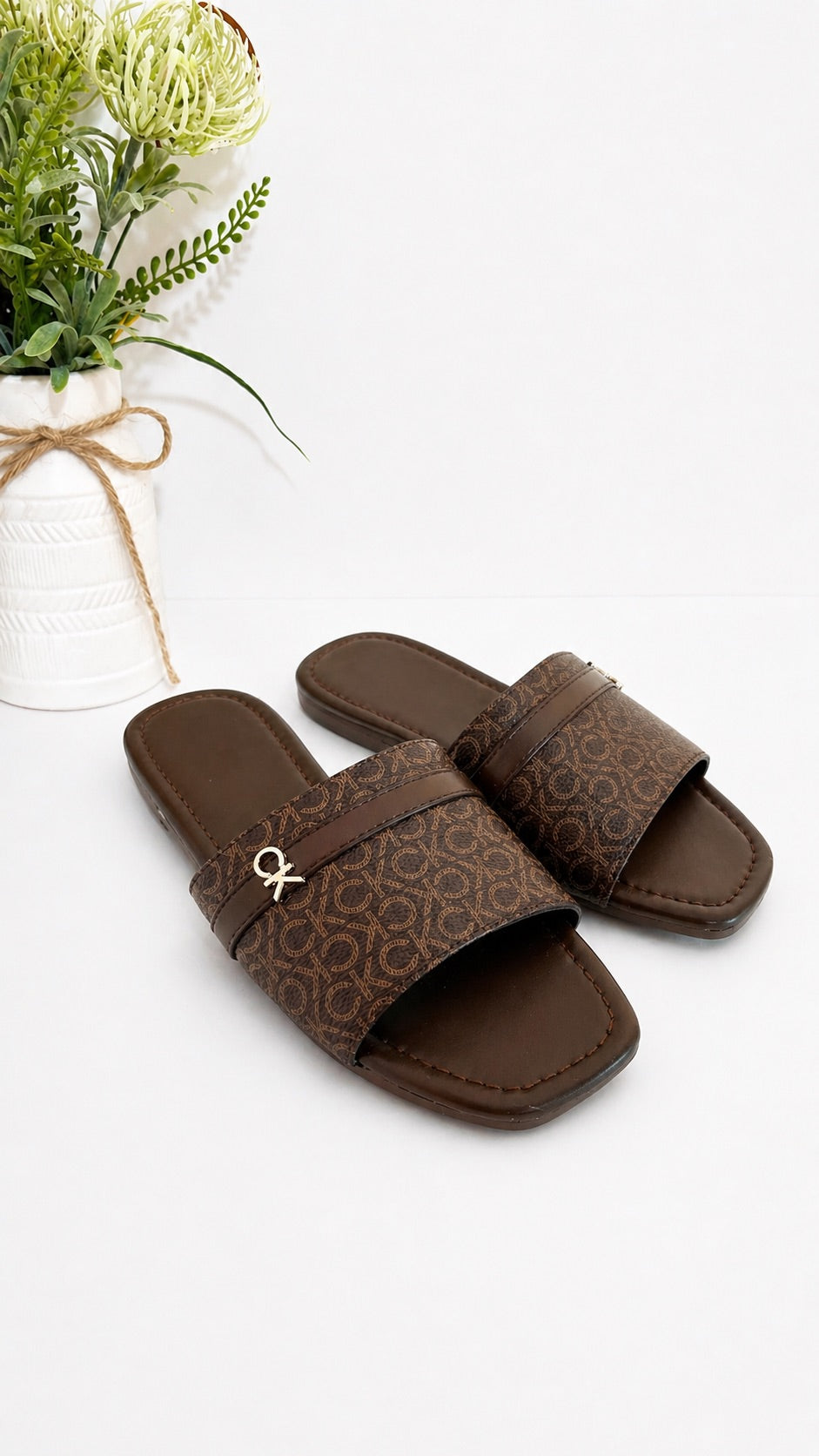 SANDALIAS CALVIN KLEIN MONOGRAM