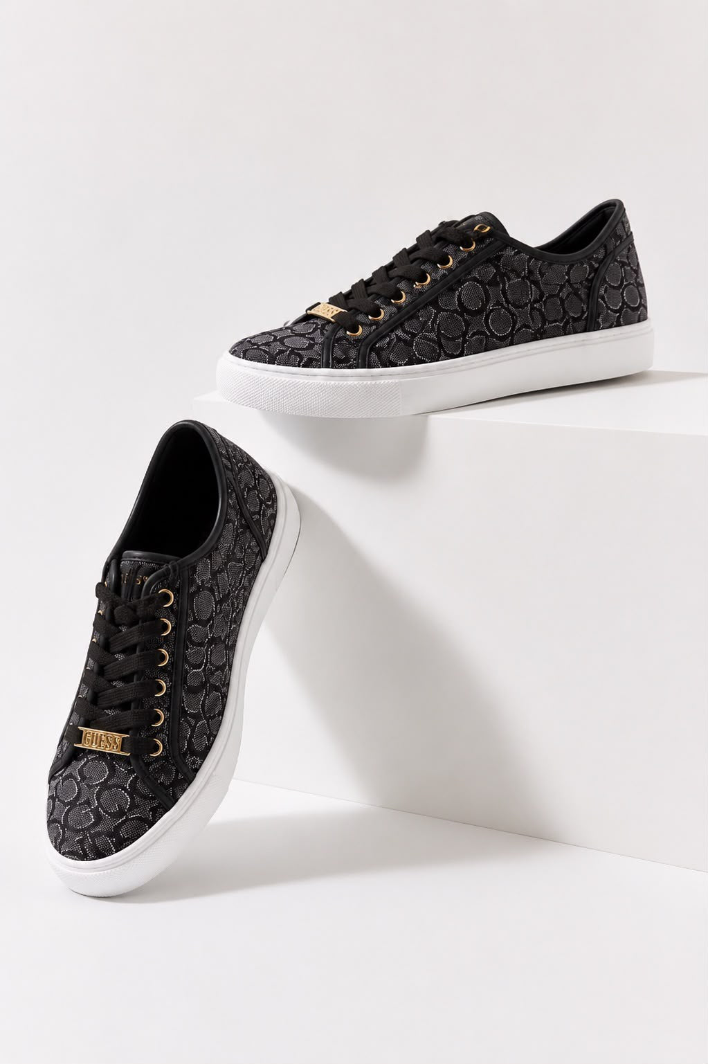 ZAPATILLA GUESS TELA
